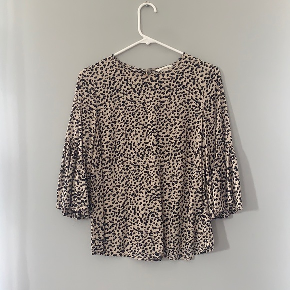 Leopard print flutter sleeve blouse - Picture 1 of 4